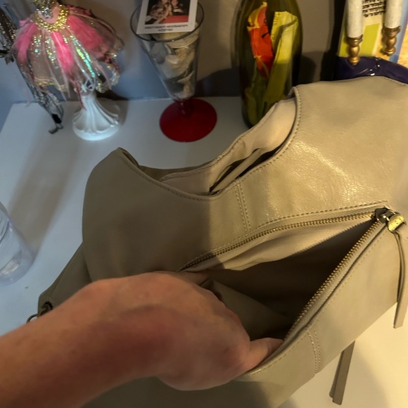 COPY - Fantastic like new oversized bag priced to sell! - Picture 3 of 7